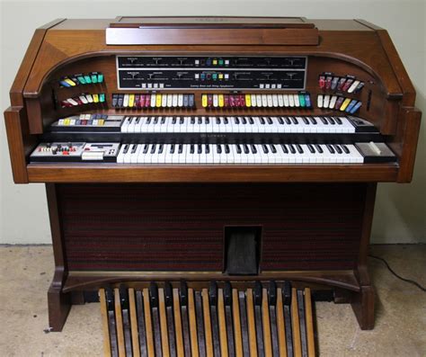 The Otherworldly Journey of the Lowrey Organ's Sound